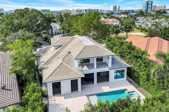 $6,250,000 | 3190 Crayton Road, Naples, FL 34103