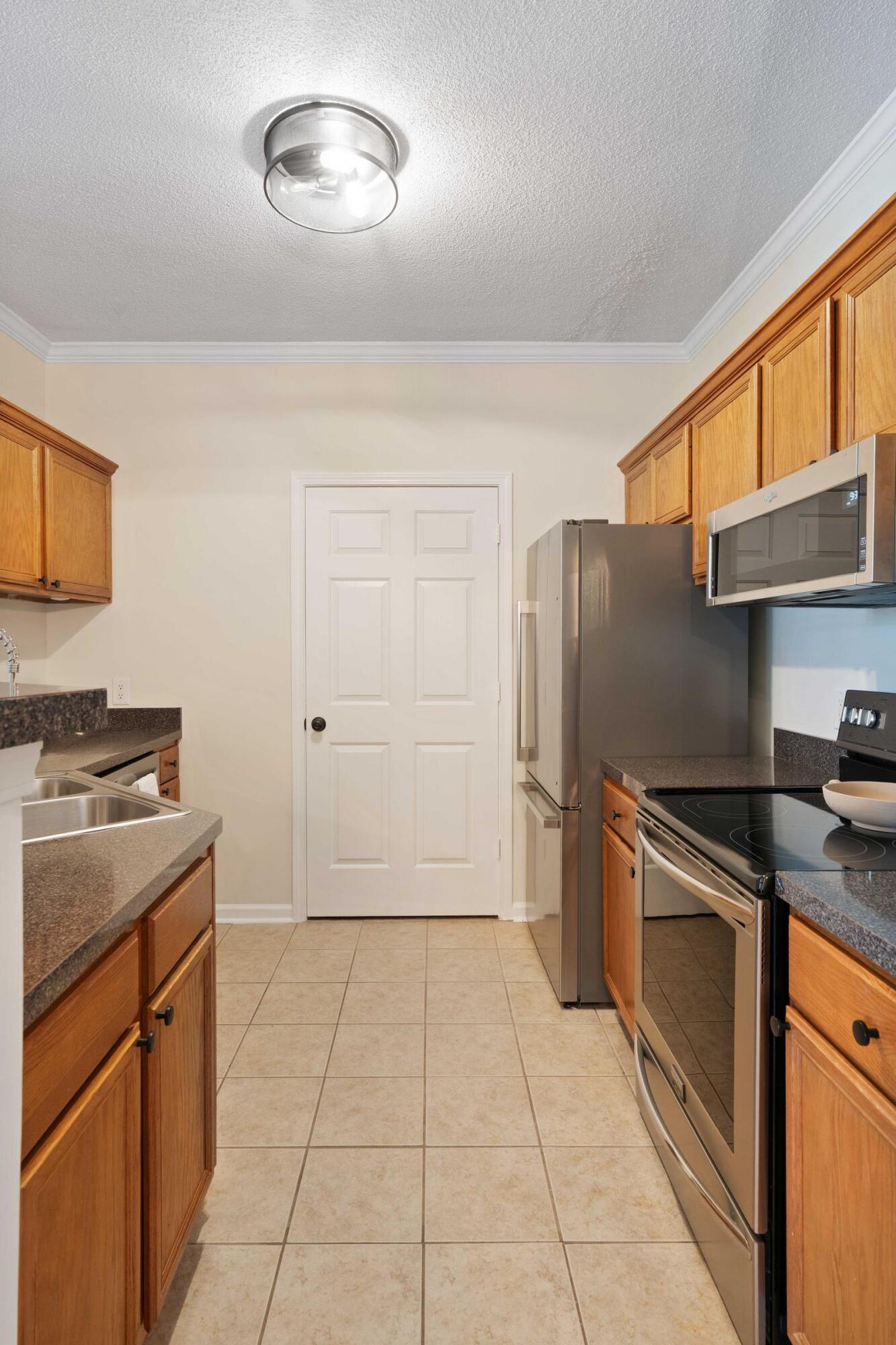 45 Sycamore Avenue, Unit 1133 Charleston, SC 29407 - Photo 7 of 24 Kitchen Facing Laundry / Pantry
