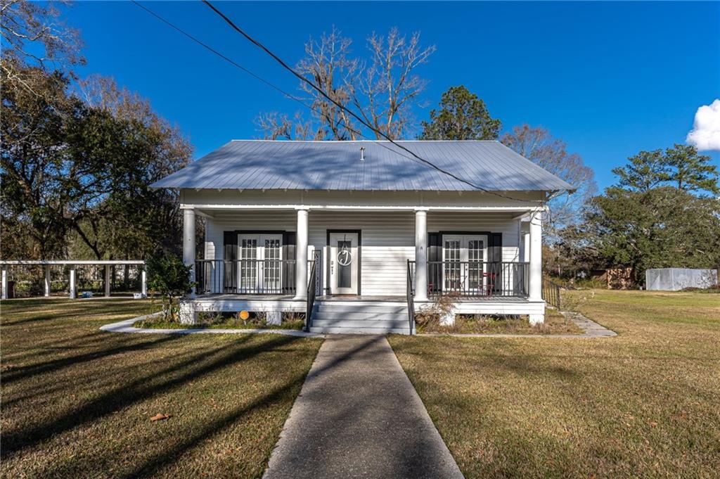 32053 2nd Street Springfield, LA 70462 - Photo 1 of 24