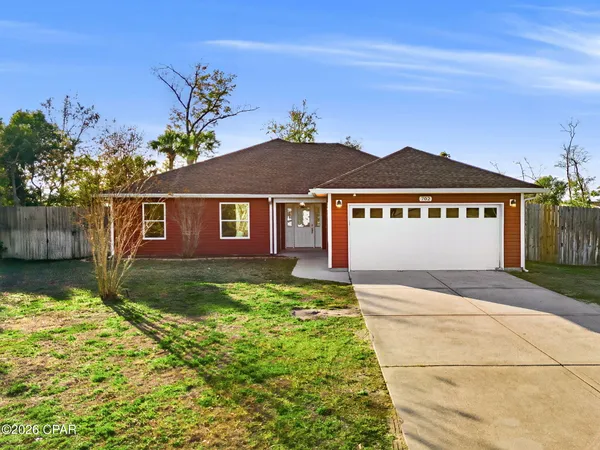 $2,350 | 702 Michigan Avenue, Lynn Haven, FL 32444