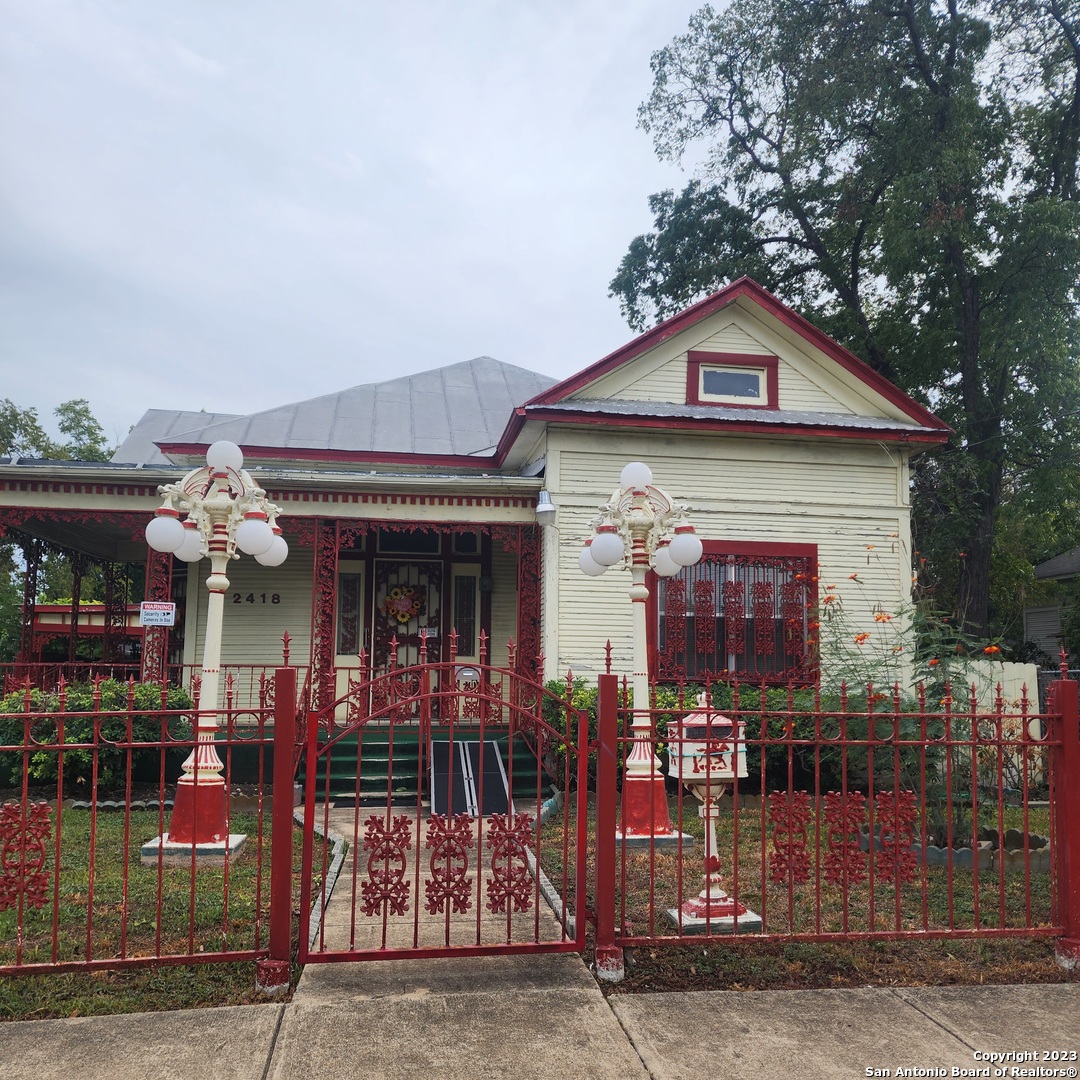 2418 West Houston St  