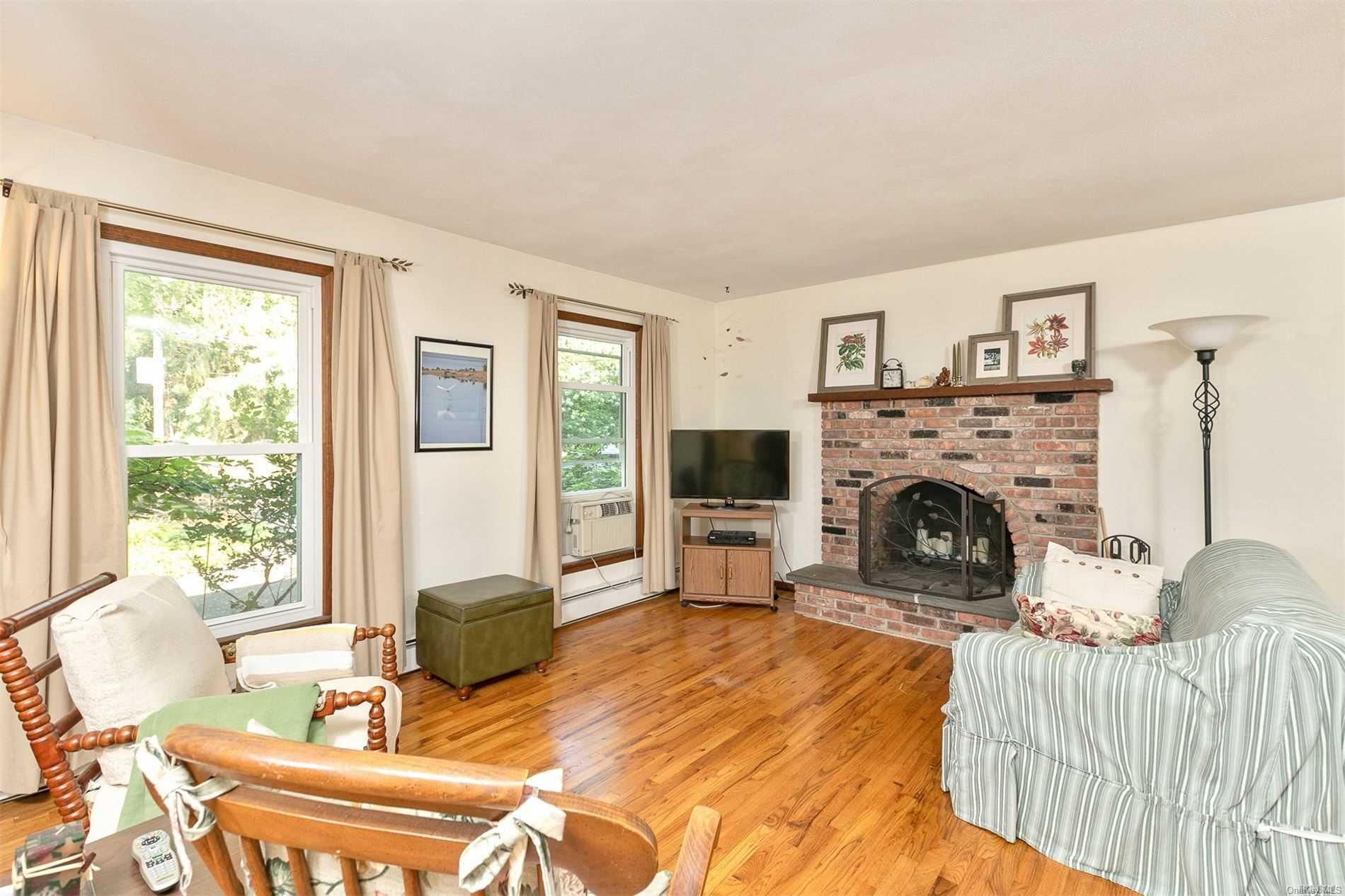 25 Harvard Road Shoreham, NY 11786 - Photo 1 of 1 Living room