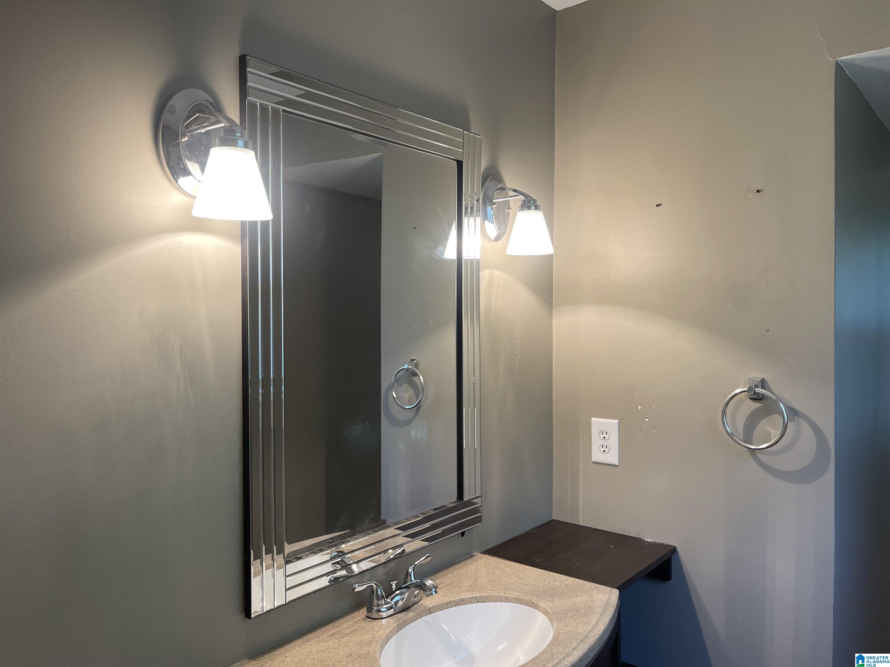1908 Lynn Drive Anniston, AL 36207 - Photo 13 of 32