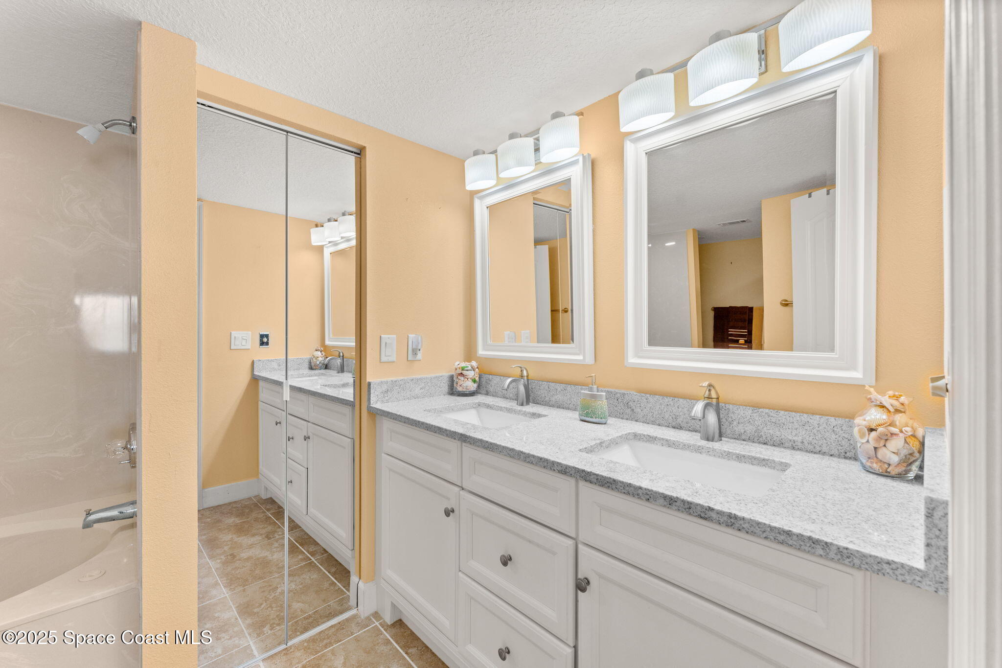 295 Florida A1A, Unit 306 Satellite Beach, FL 32937 - Photo 12 of 40 295 hwy a1a #306 (33)