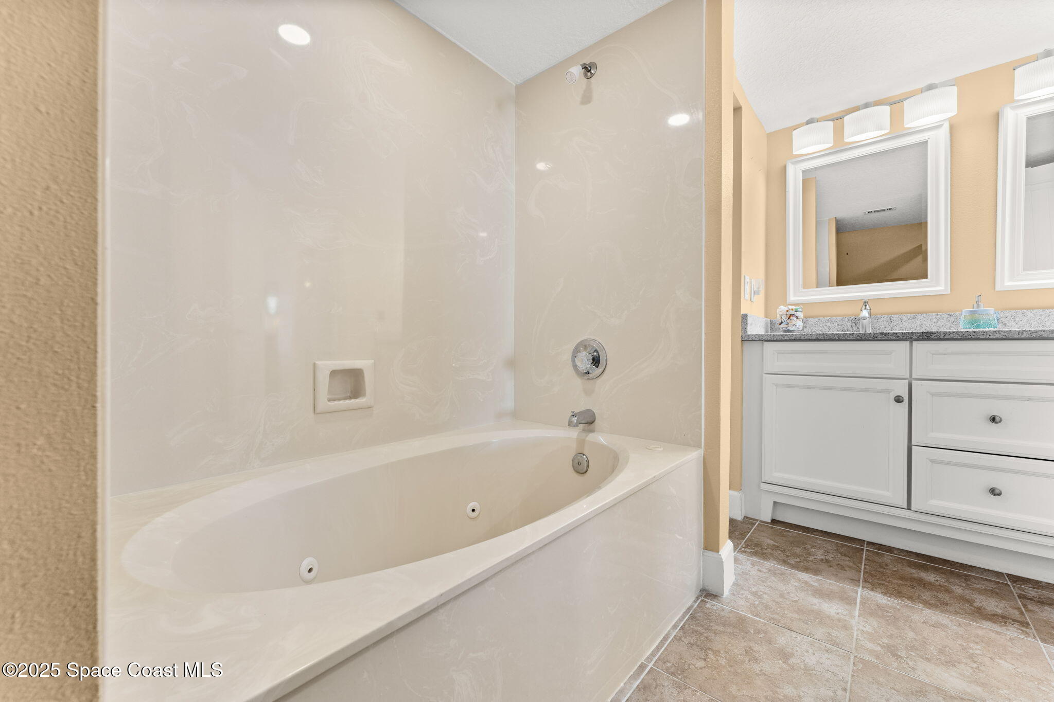 295 Florida A1A, Unit 306 Satellite Beach, FL 32937 - Photo 13 of 40 295 hwy a1a #306 (30)