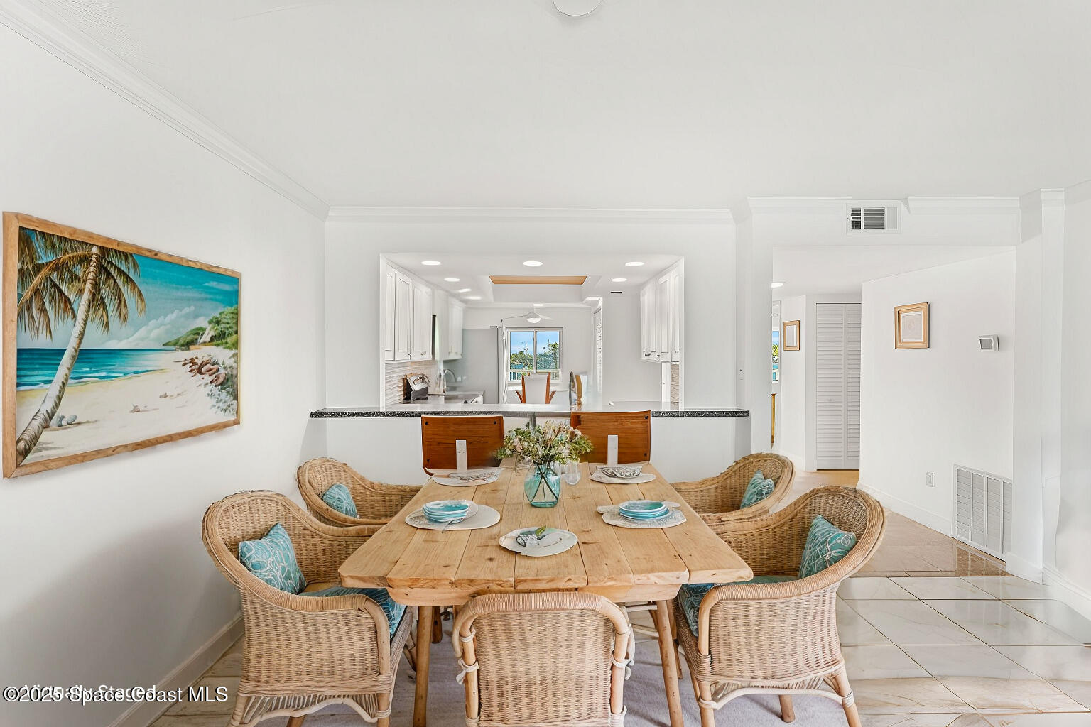 295 Florida A1A, Unit 306 Satellite Beach, FL 32937 - Photo 7 of 40 Dining Area