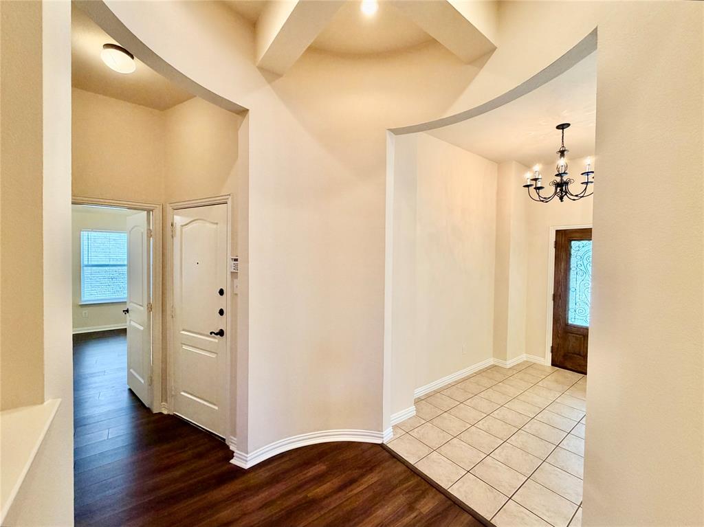 921 Raleigh Path Denton, TX 76208 - Photo 4 of 20
