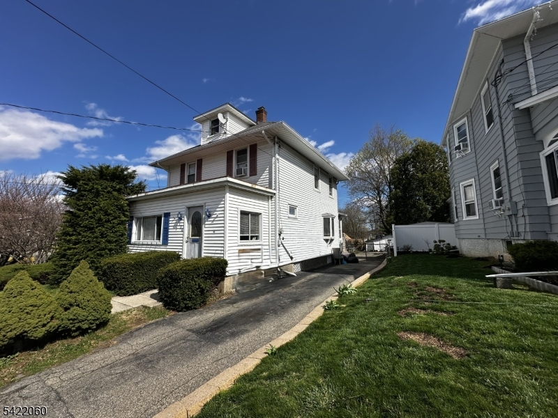 126 Bartholdi Avenue Butler, NJ 07405 - Photo 3 of 31