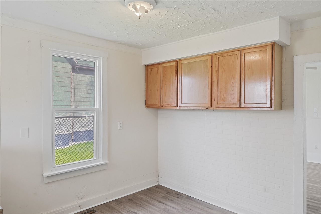 28 East Henry Street River Rouge, MI 48218 - Photo 4 of 14