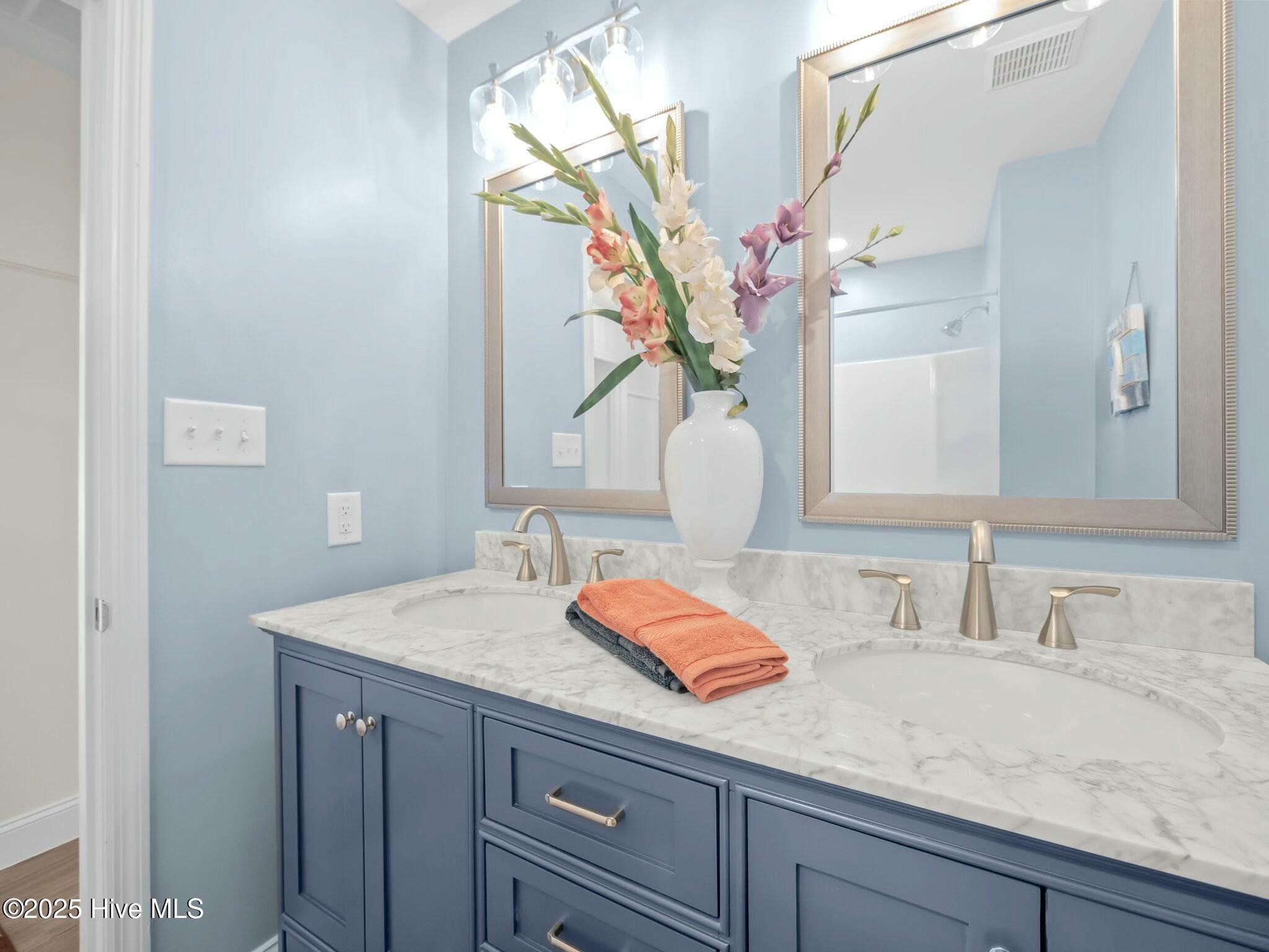 4112 Country Club Road Morehead City, NC 28557 - Photo 35 of 53 Hall Bathroom