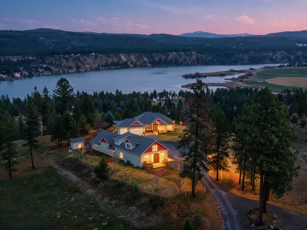 $1,559,900 | 18528 North Valley Road, Nine Mile Falls, WA 99026