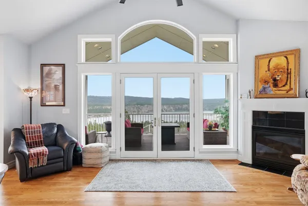 $1,559,900 | 18528 North Valley Road, Nine Mile Falls, WA 99026