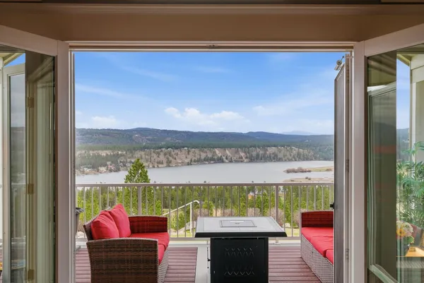 $1,559,900 | 18528 North Valley Road, Nine Mile Falls, WA 99026