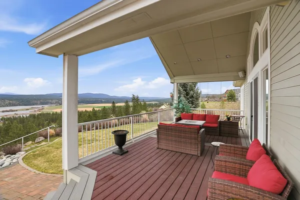 $1,559,900 | 18528 North Valley Road, Nine Mile Falls, WA 99026