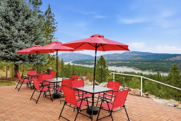 $1,559,900 | 18528 North Valley Road, Nine Mile Falls, WA 99026