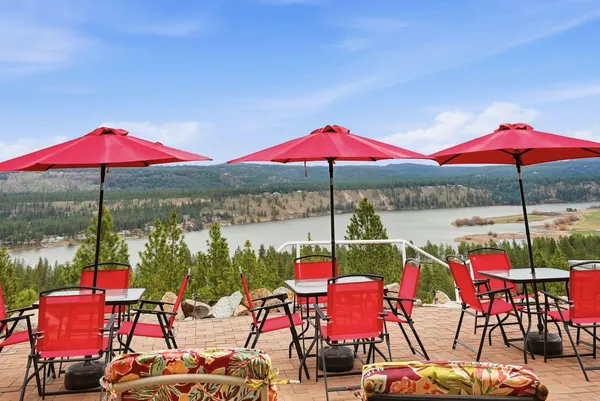 $1,559,900 | 18528 North Valley Road, Nine Mile Falls, WA 99026