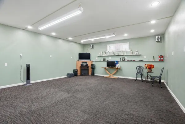 $1,559,900 | 18528 North Valley Road, Nine Mile Falls, WA 99026