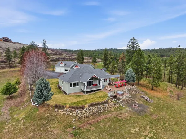 $1,559,900 | 18528 North Valley Road, Nine Mile Falls, WA 99026