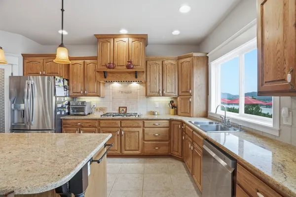 $1,559,900 | 18528 North Valley Road, Nine Mile Falls, WA 99026