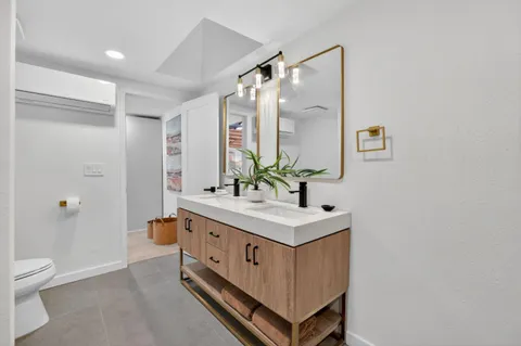 $1,289,000 | 1640 9th Avenue, Sacramento, CA 95818