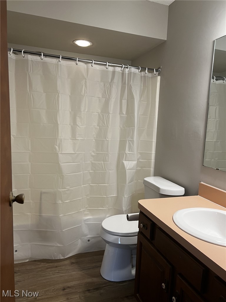 89 Bowhall Road Painesville, OH 44077 - Photo 15 of 23 Bathroom #2, new luxury vinyl flooring