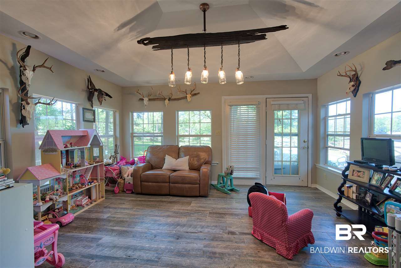 22201 Price Grubbs Road Robertsdale, AL 36567 - Photo 19 of 43 Sunroom/Den
