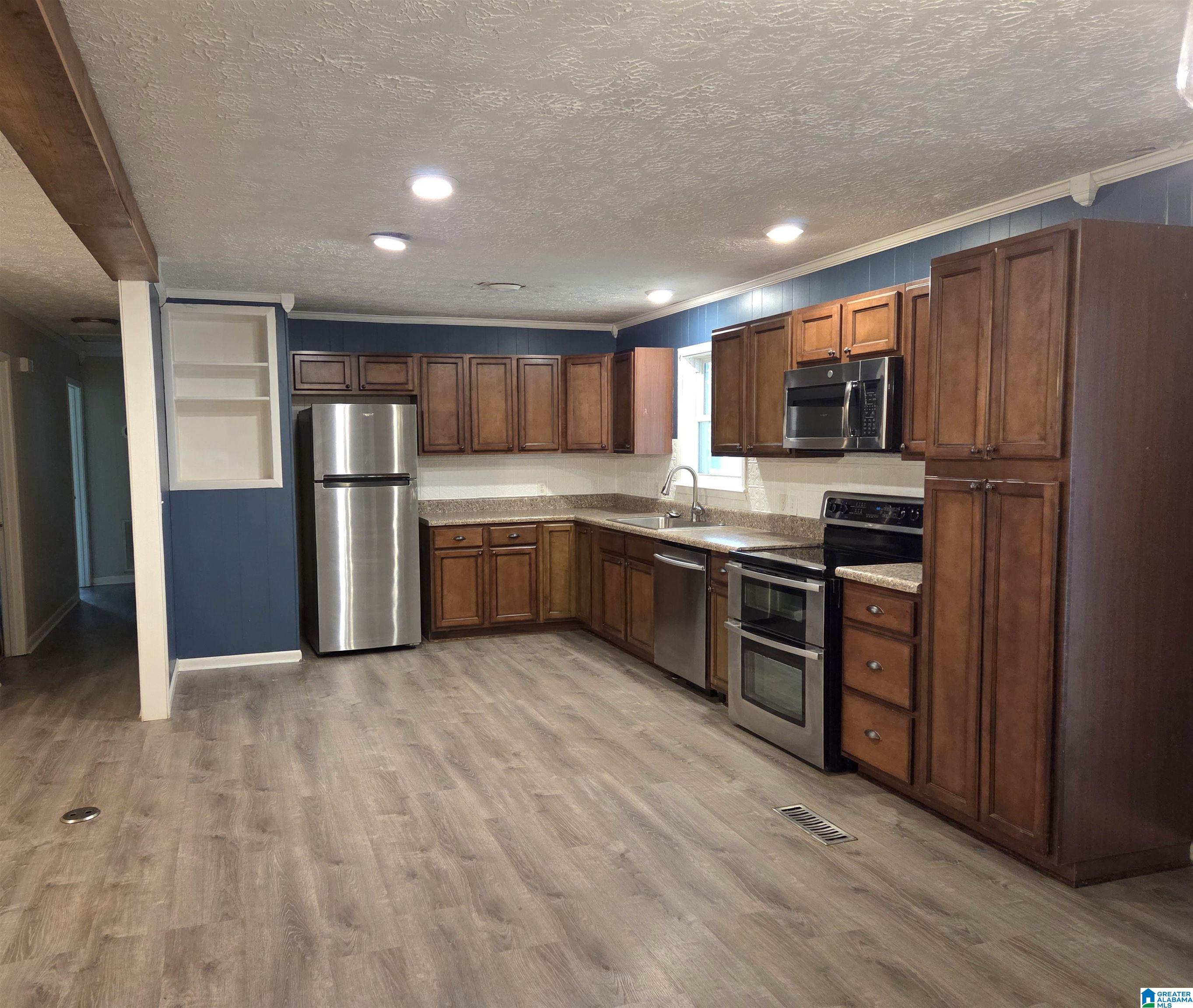 289 Center Point Road Sylacauga, AL 35151 - Photo 2 of 13