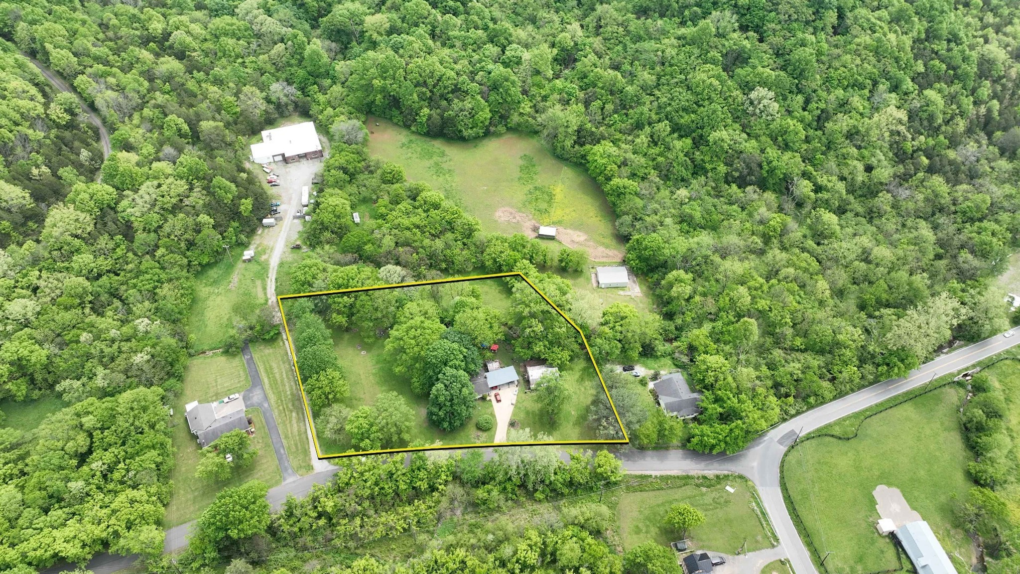 4411 Jackson Road Whites Creek, TN 37189 - Photo 4 of 63 a view of a yard