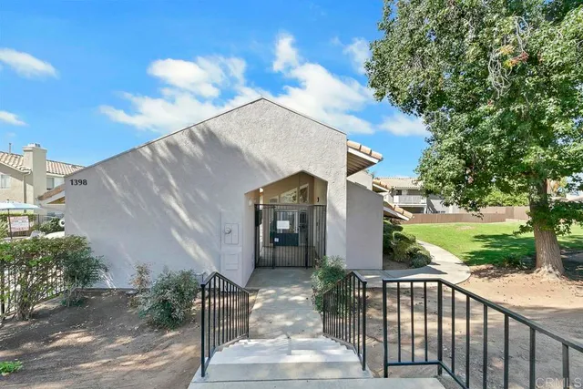 $3,500 | 1390 Palomar Place, Vista, CA 92084