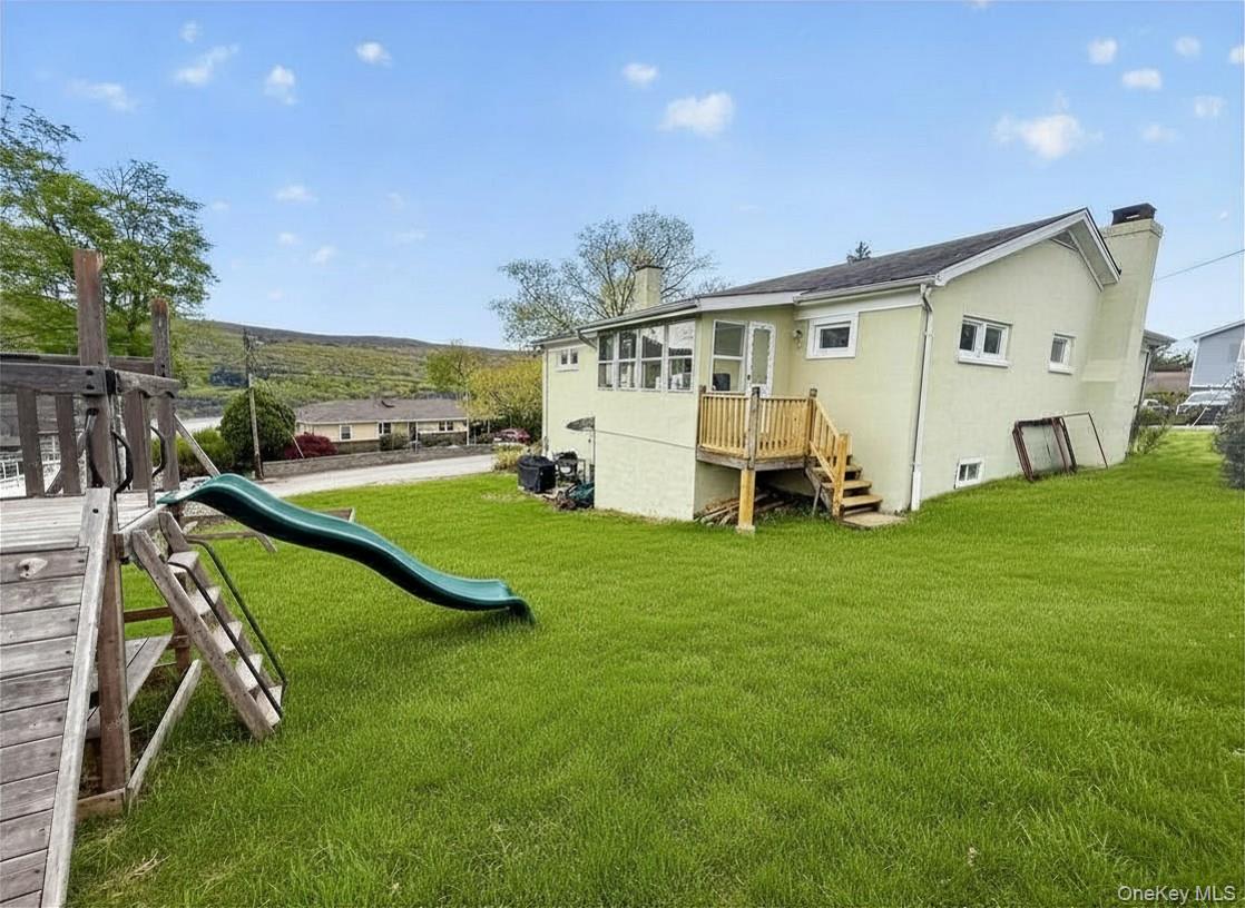 17 Regina Road Highland Falls, NY 10928 - Photo 3 of 14