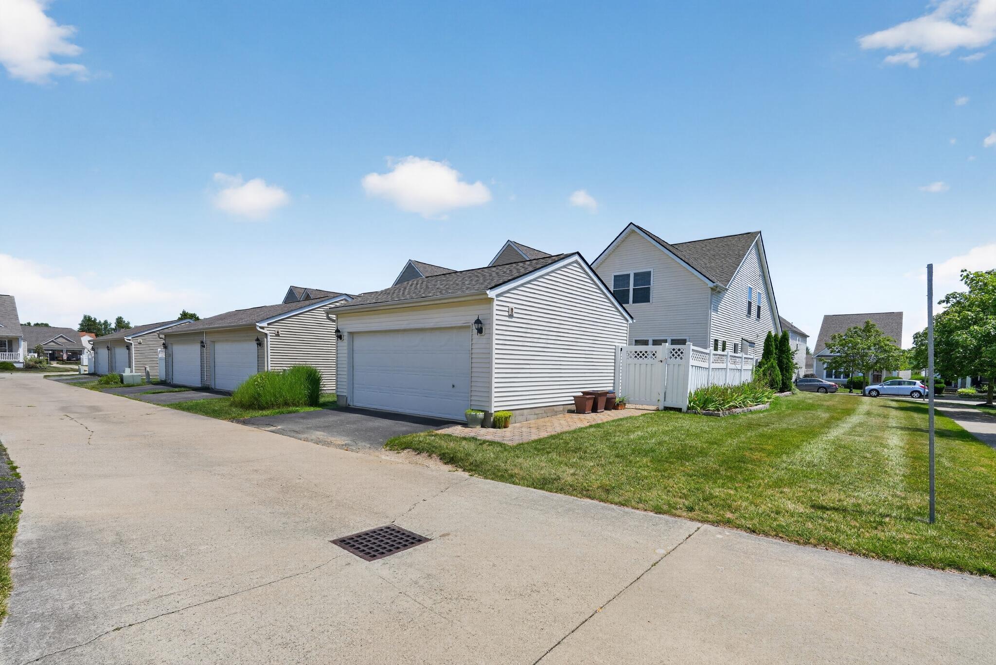 5643 Wexler Road Dublin, OH 43016 - Photo 3 of 23 5643_Wexler_Rd-Exterior-r-42
