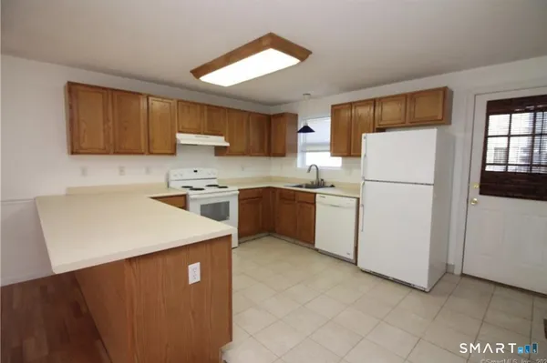 $2,400 | 37 Summersweet Drive, Unit 37, Glastonbury, CT 06033