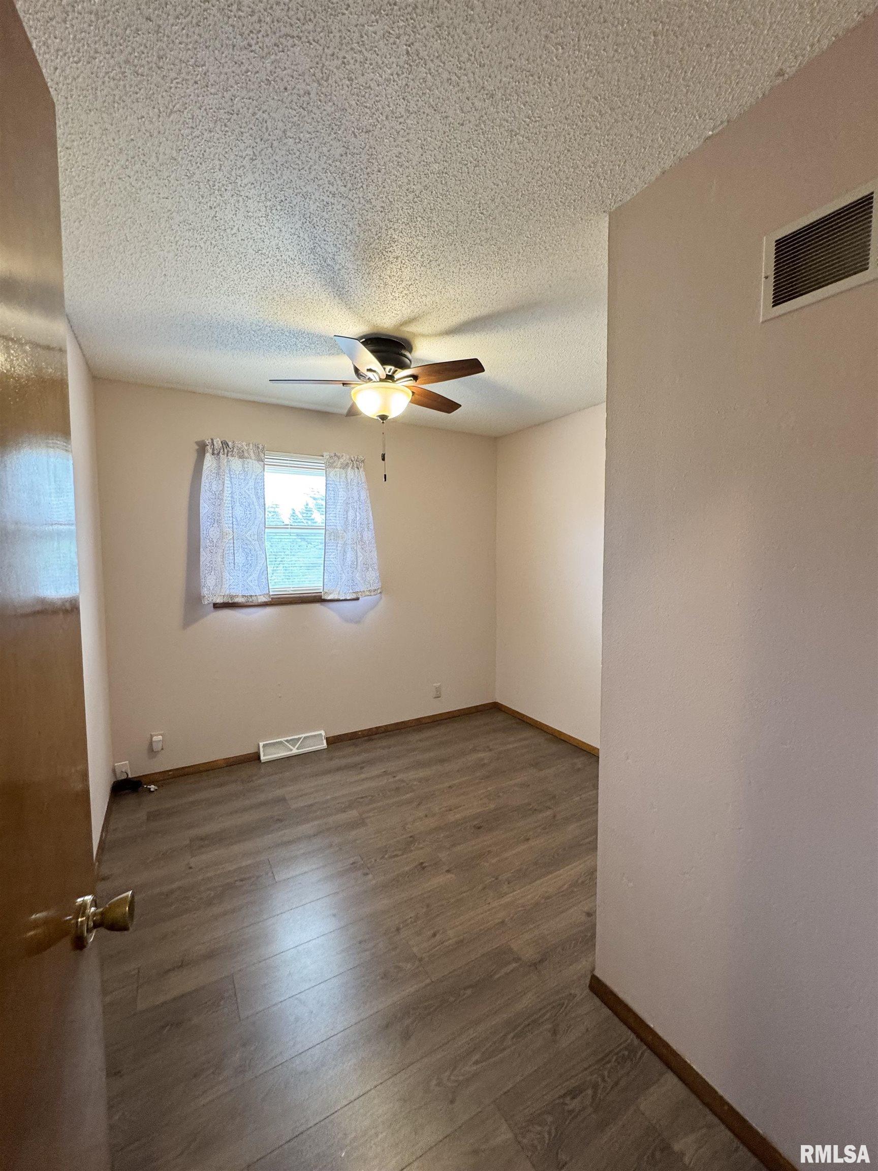 2313 Maple Avenue Macomb, IL 61455 - Photo 22 of 49