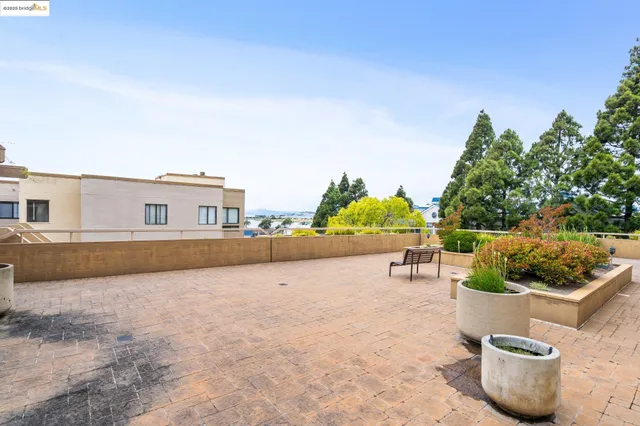 $599,000 | 545 Pierce Street, Unit 1206, Albany, CA 94706
