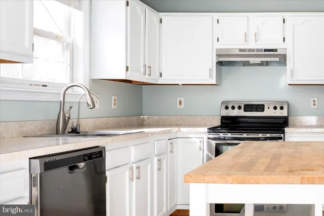 $500,000 | 3587 Loch Haven Drive, Edgewater, MD 21037