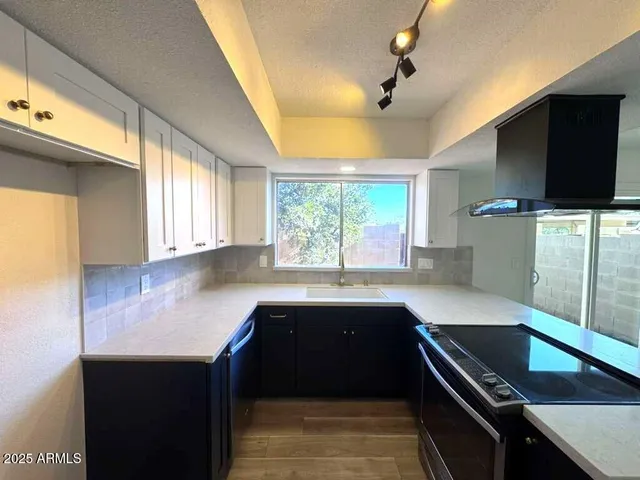$299,999 | 20228 North 21st Avenue, Phoenix, AZ 85027