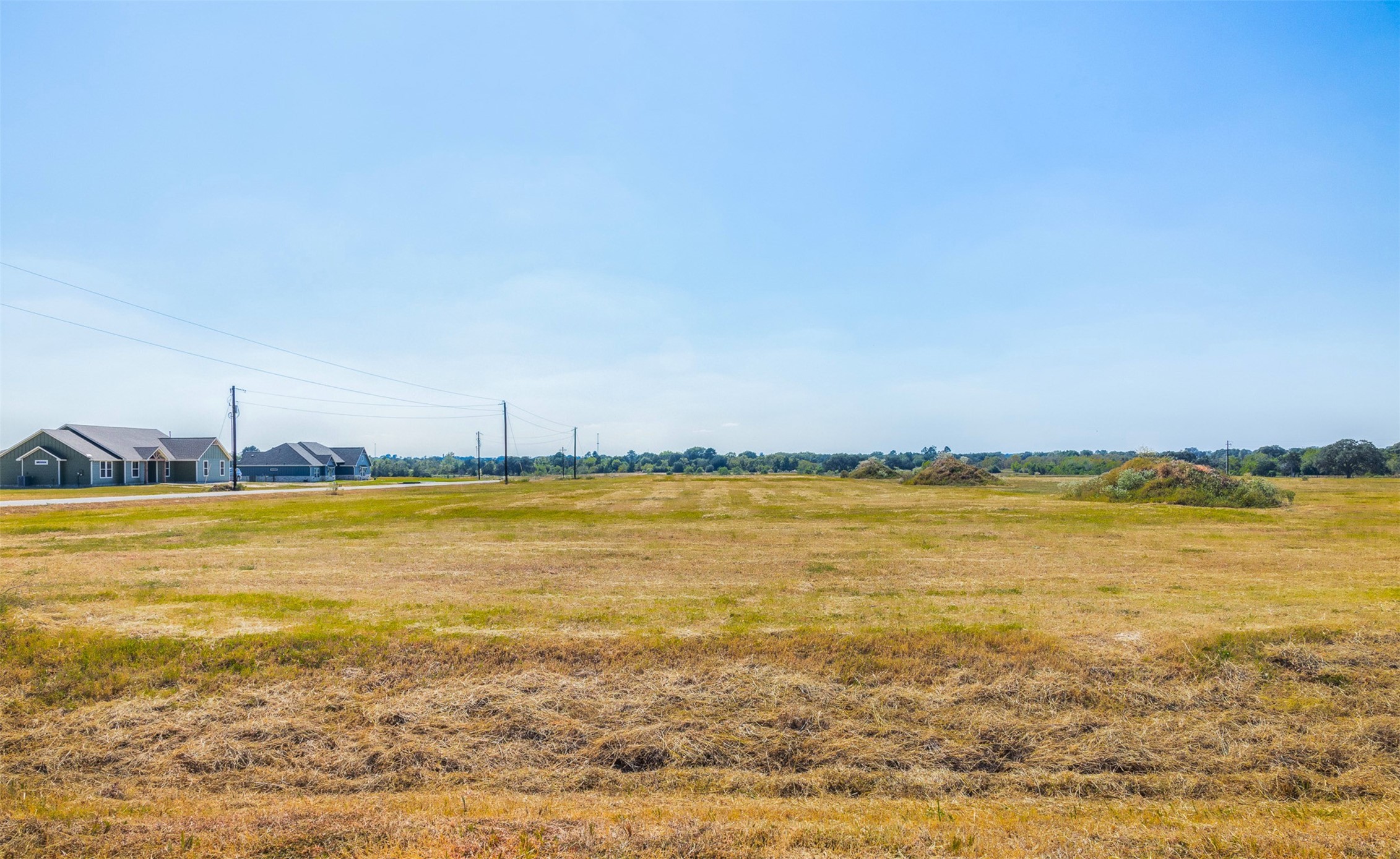 423 Ridgeview Drive Cat Spring, TX 78933 - Photo 17 of 30 a view of an ocean and beach