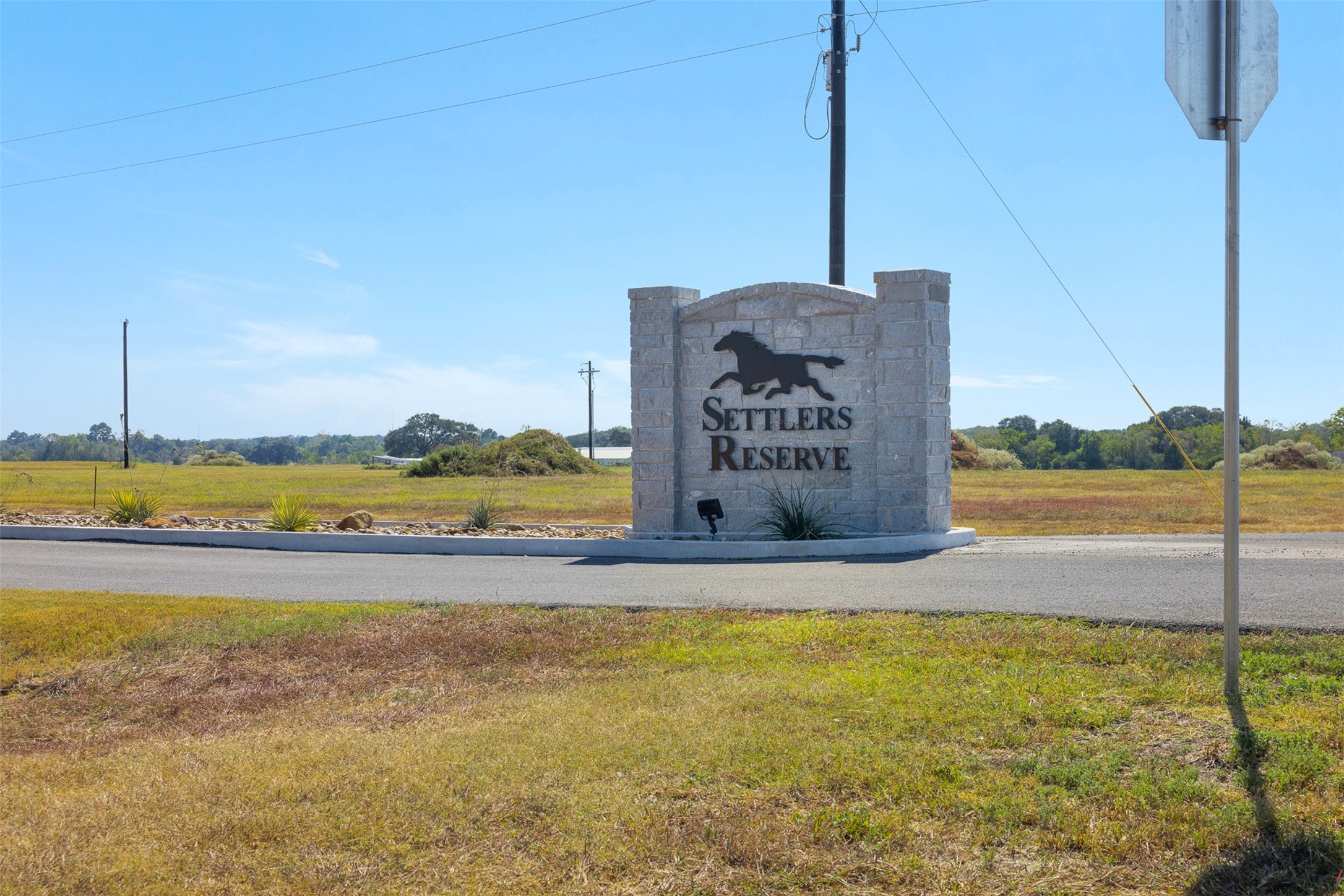 423 Ridgeview Drive Cat Spring, TX 78933 - Photo 3 of 22 a view of a room with an ocean view