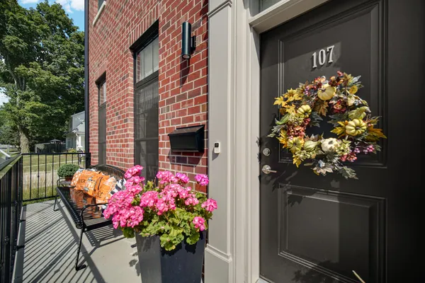 $539,500 | 208 North Campbell Street, Unit 107, Valparaiso, IN 46385