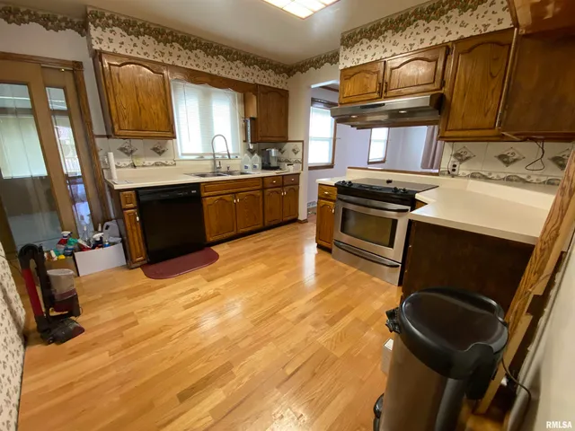 $139,900 | 166 Park Plaza Drive, Canton, IL 61520