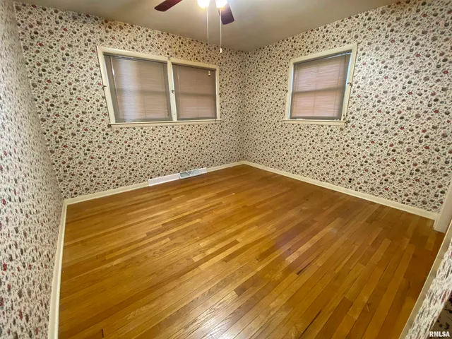 $139,900 | 166 Park Plaza Drive, Canton, IL 61520