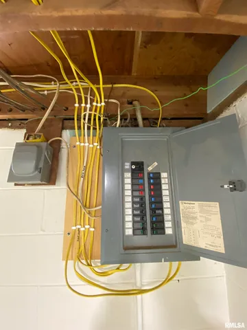 $139,900 | 166 Park Plaza Drive, Canton, IL 61520