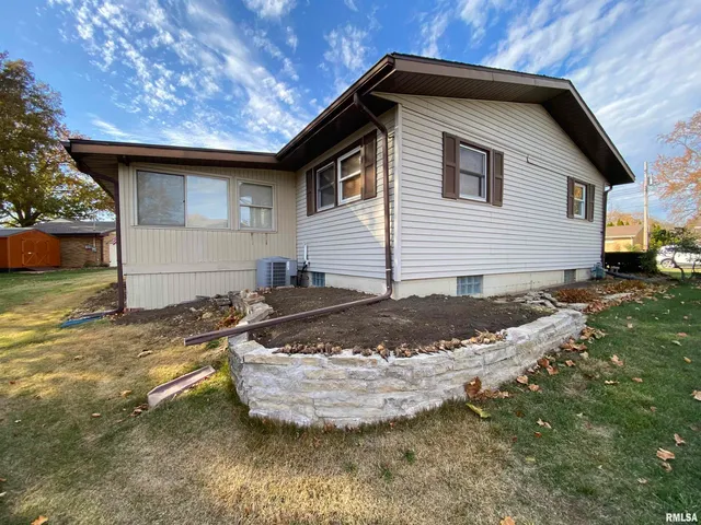 $139,900 | 166 Park Plaza Drive, Canton, IL 61520