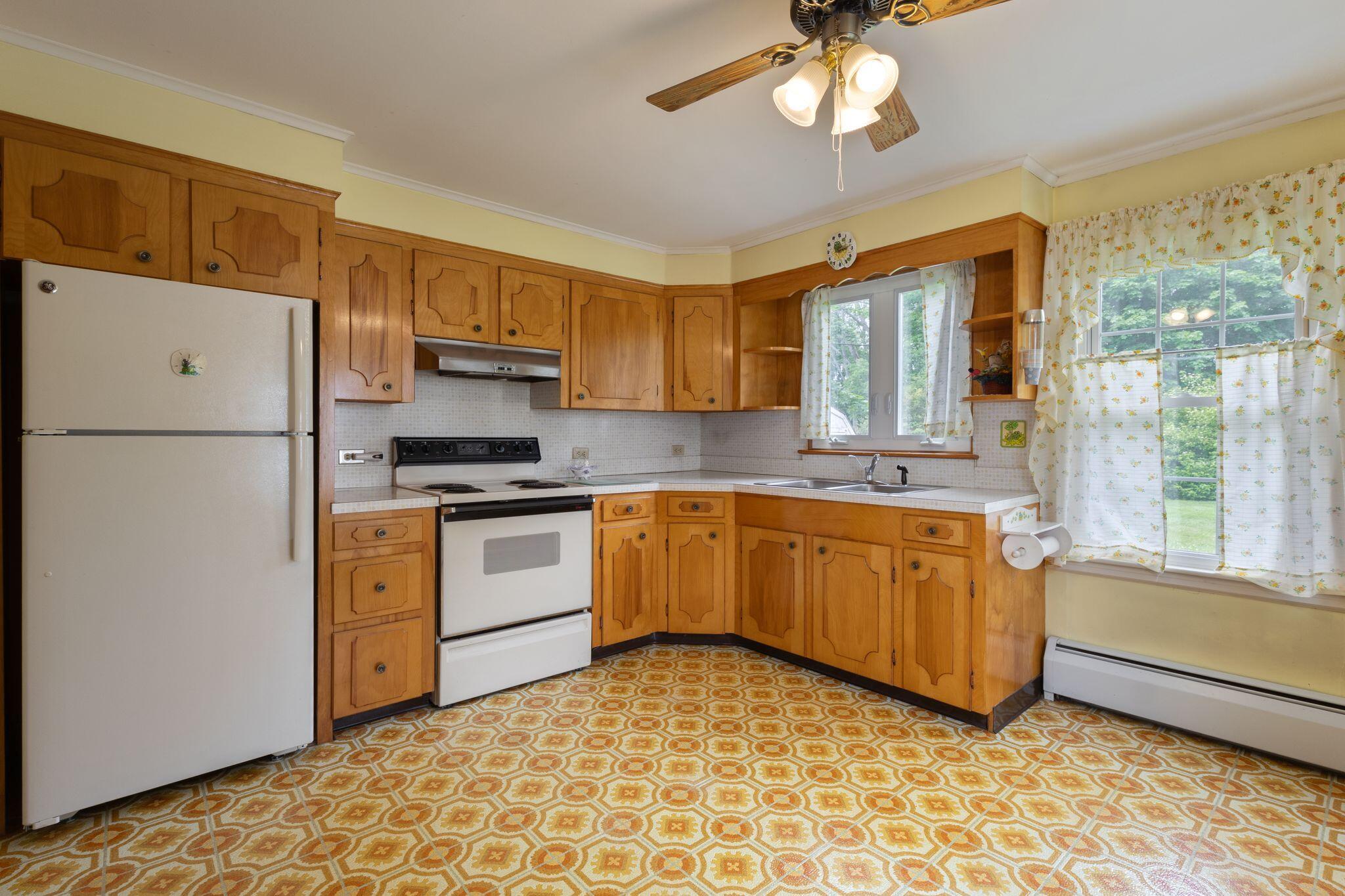 131 Colonial Road Portland, ME 04102 - Photo 7 of 21 131_Colonial_Rd_07