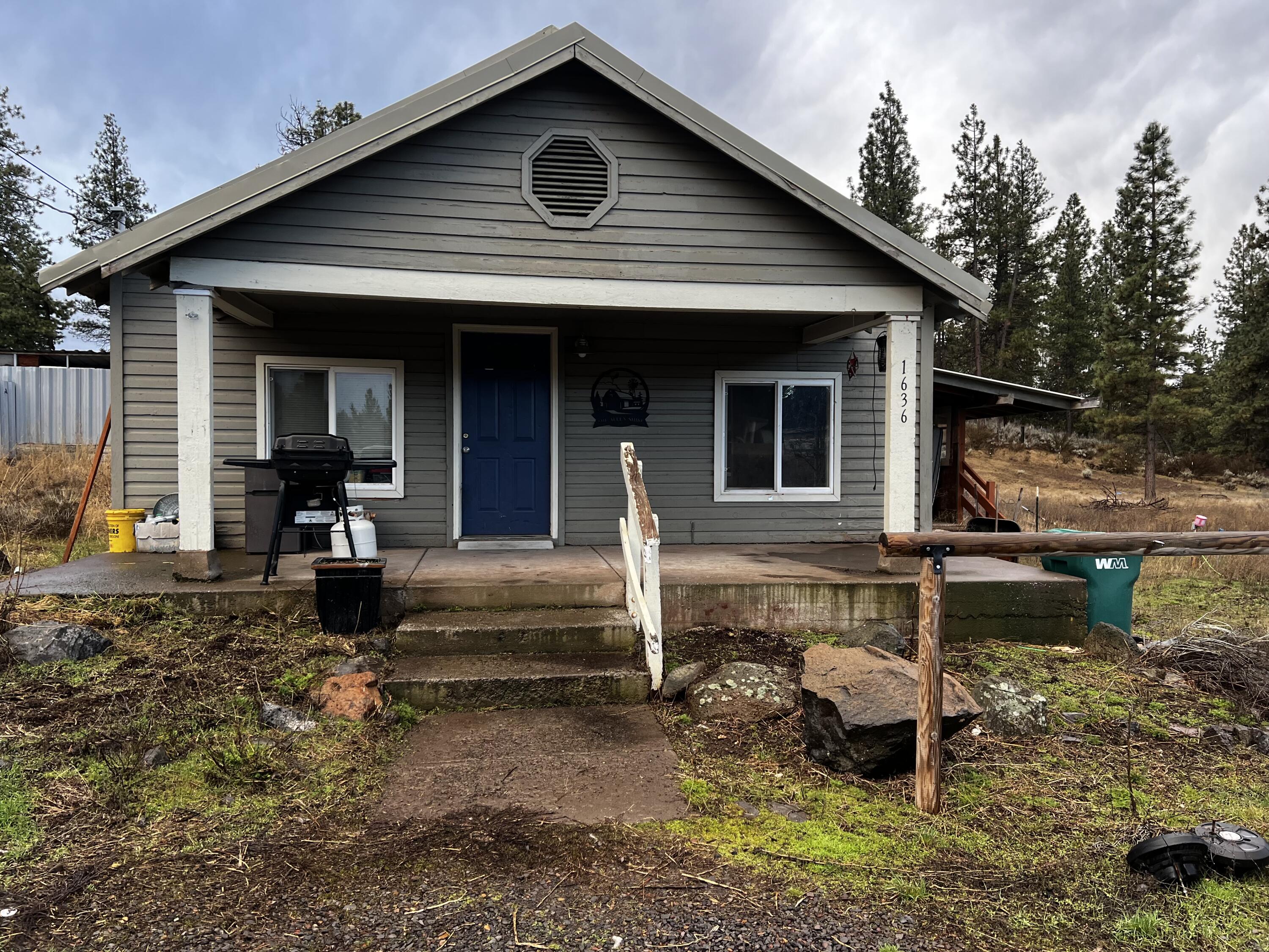 1636 Blue Pool Way Chiloquin, OR 97624 - Photo 1 of 30 Pic 3