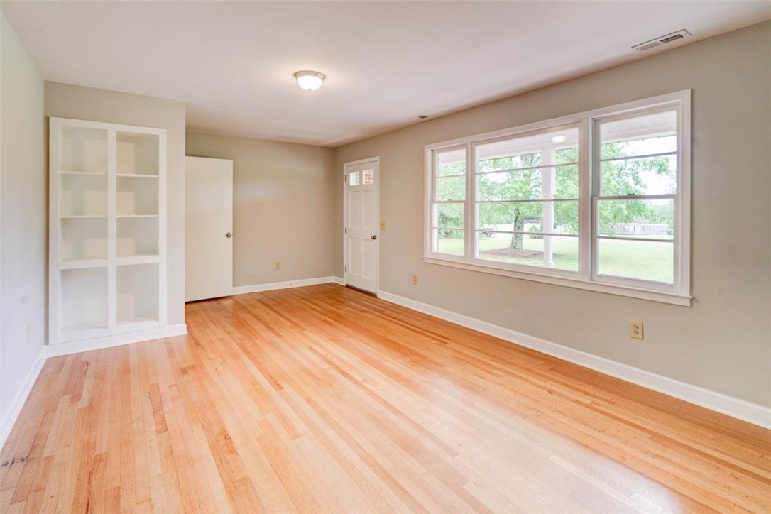 215 Mulliken Road Central, SC 29630 - Photo 7 of 17