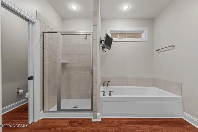 $499,950 | 427 Candlewood Drive, Jacksonville, NC 28540