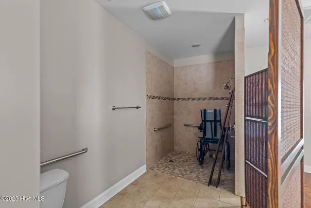 $499,950 | 427 Candlewood Drive, Jacksonville, NC 28540