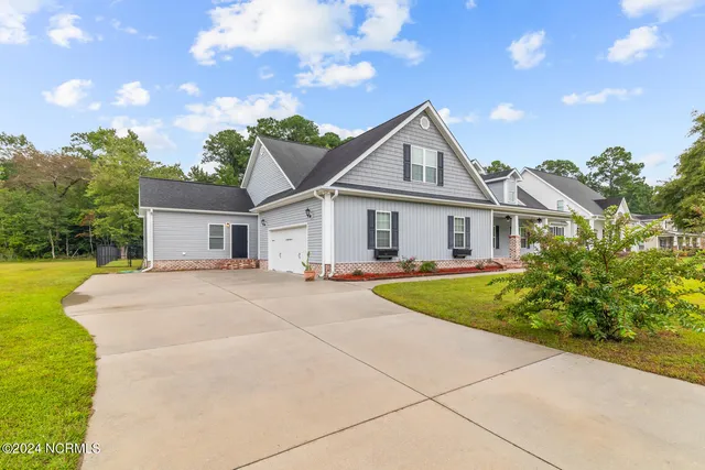 $499,950 | 427 Candlewood Drive, Jacksonville, NC 28540