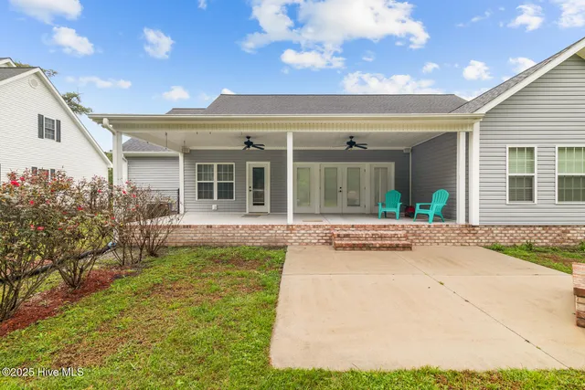 $499,950 | 427 Candlewood Drive, Jacksonville, NC 28540